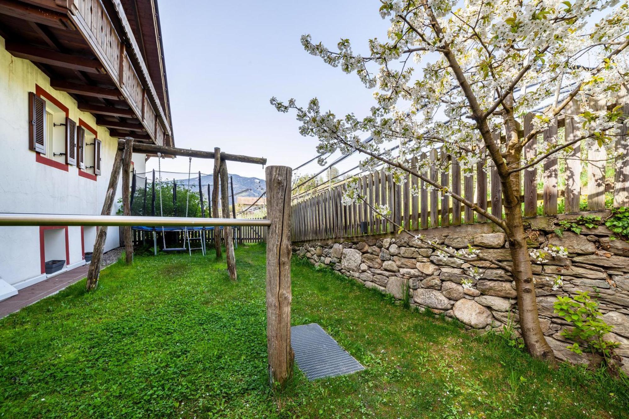 Gasserhof Ferienwohnung Morgenduft Caines ภายนอก รูปภาพ